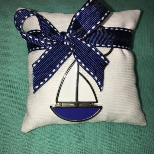 Μπομπονιέρα Χειροποίητο Βαμβακερό Μαξιλαράκι Με Μπρελόκ Καραβάκι