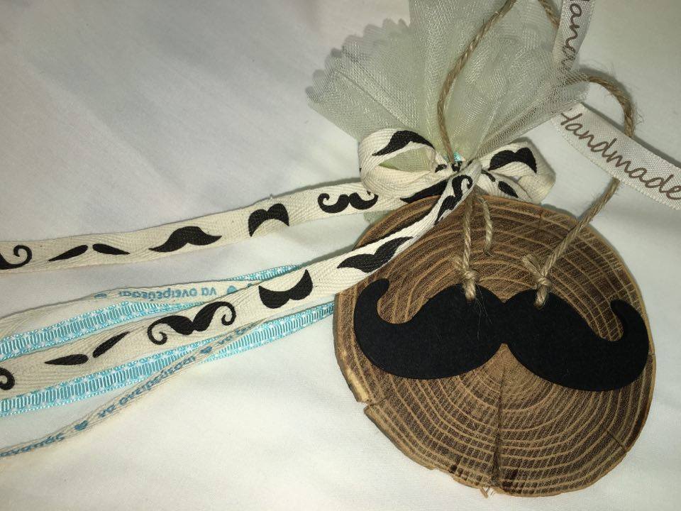 Μπομπονιέρα Μουστάκι Litle man Σε Κορμό Ξύλου - Image 2