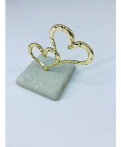 Μπομπονιέρα Σφυρήλατες Καρδιές Σε Μάρμαρο