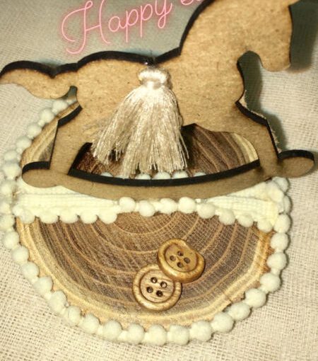 Μπομπονιέρα Βάπτισης Αλογάκι Σε Κορμό Ξύλου